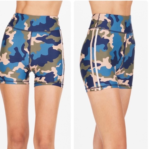 THE UPSIDE NWT JEWEL CAMO MINI SPIN BIKE SHORT CAMO SIDE STRIPE - Picture 1 of 10